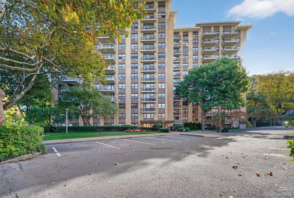 155 Ferris Ave Apt 12L, White Plains