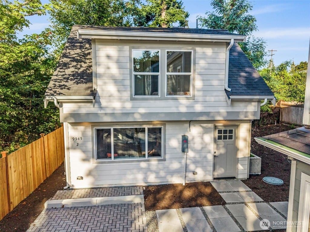 9545 Wallingford Ave N