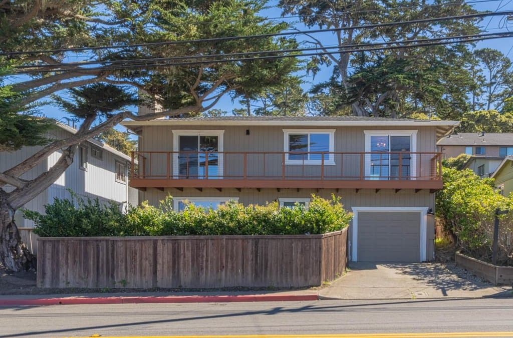 2121 David Ave, Monterey