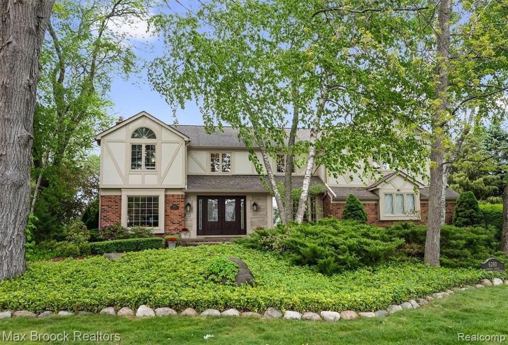 6280 Dakota Cir, Bloomfield Hills