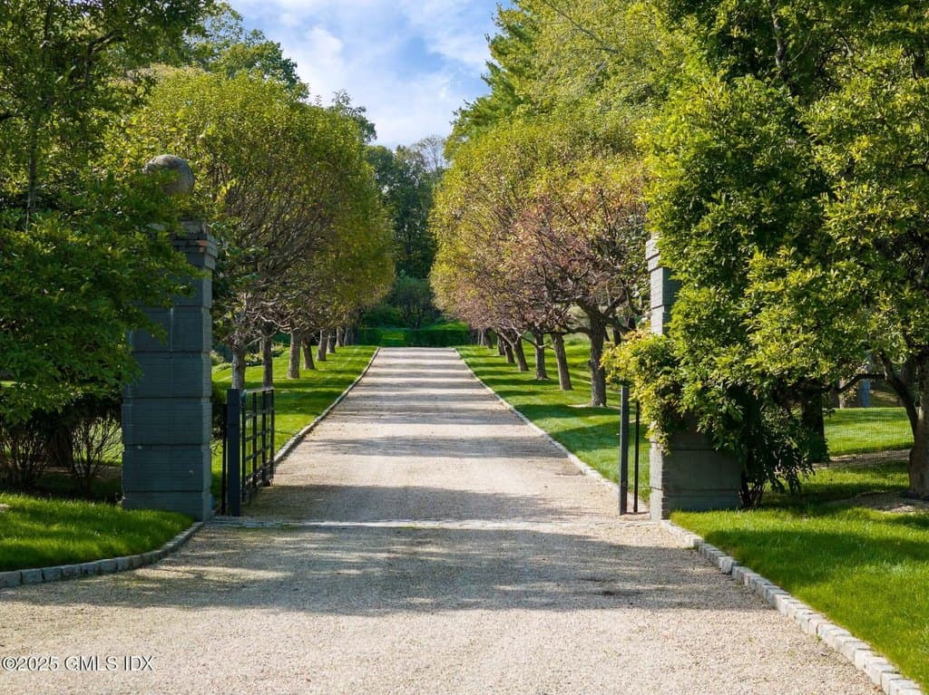 65 John St, Greenwich