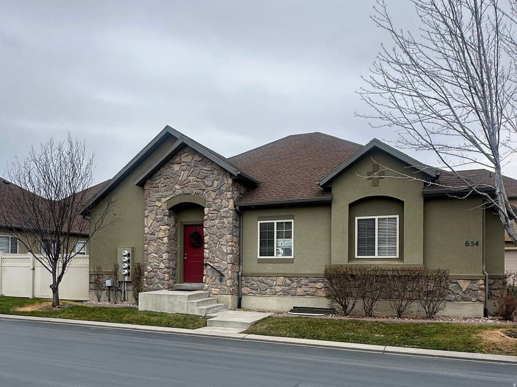 654 E Wyngate Pointe Ln, Draper