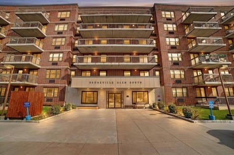 1376 Midland Ave Apt 810