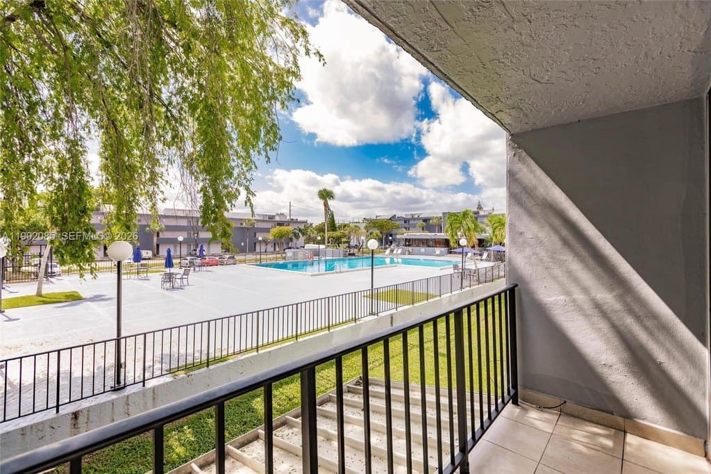 8821 W Flagler St Apt 210