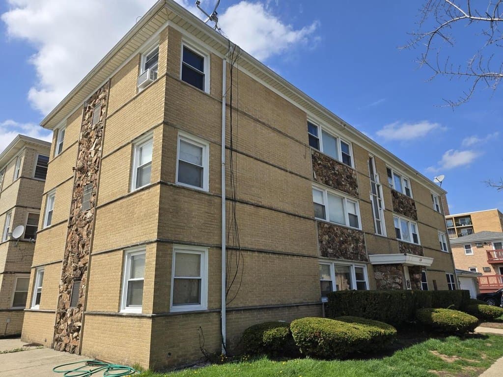 8600 W Summerdale Ave Unit 1S