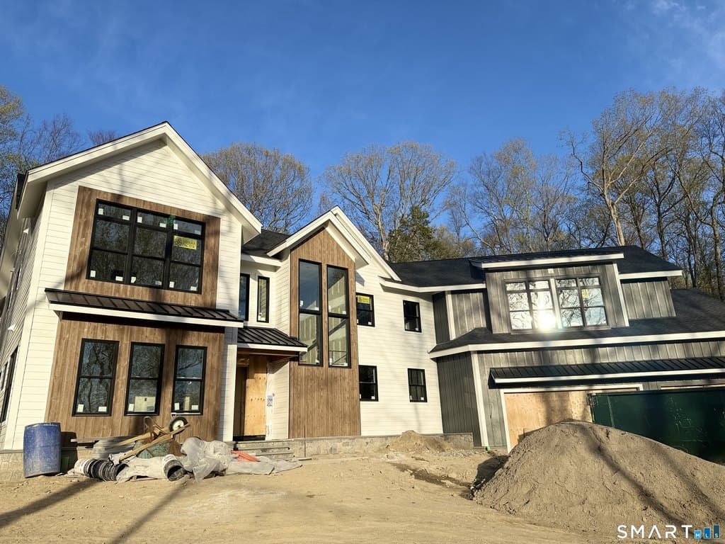 108 Old Farm Rd, Weston
