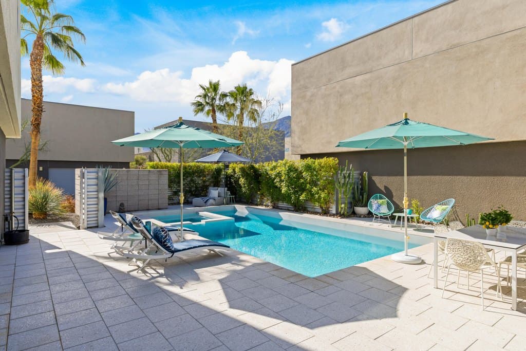 1056 Dane Dr, Palm Springs
