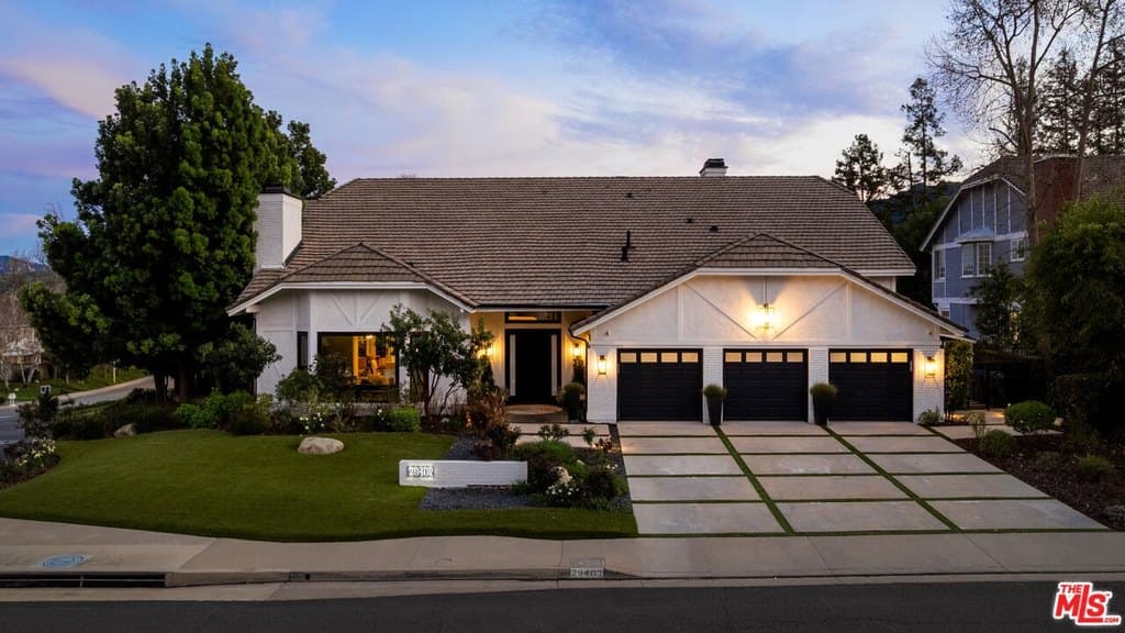 29402 Deerview Ct, Agoura Hills