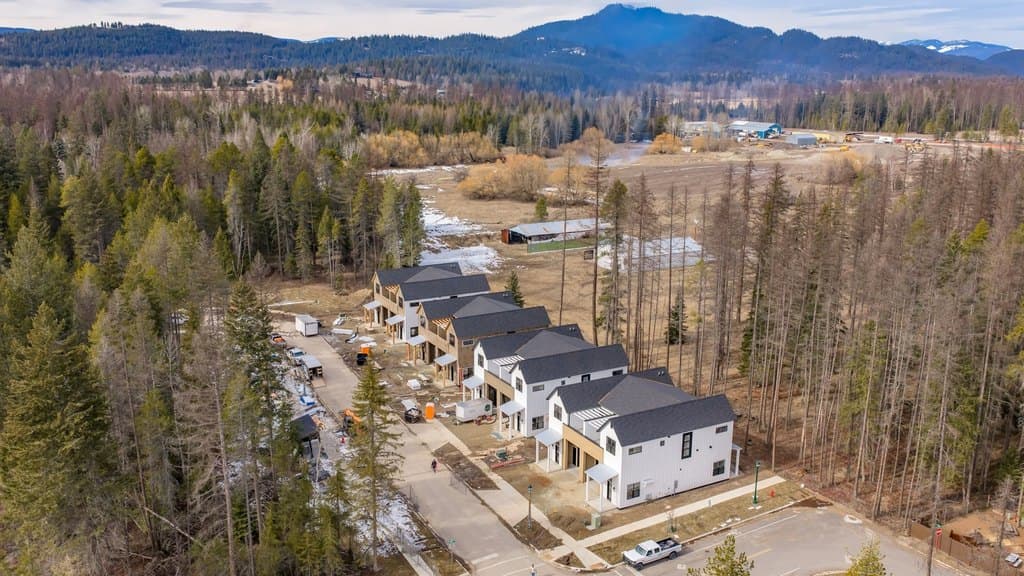 266 Canopy Trl, Whitefish