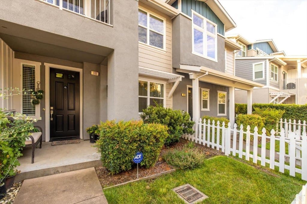 111 Firefly Ln, Napa