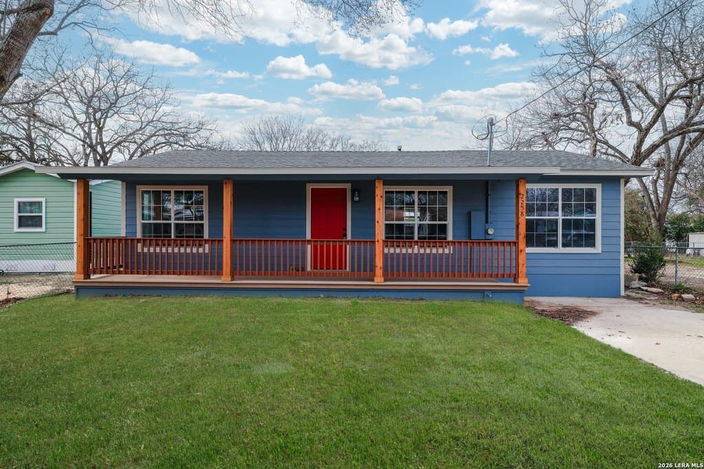 2258 W Mill St, New Braunfels