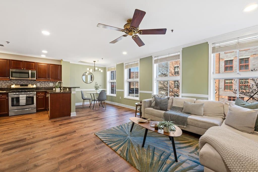 812 Grand St Apt 209