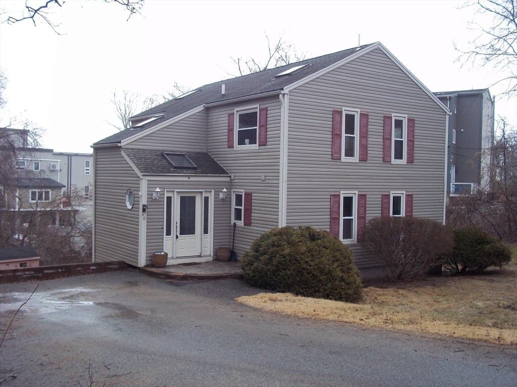 40 Menotomy Rd, Plymouth