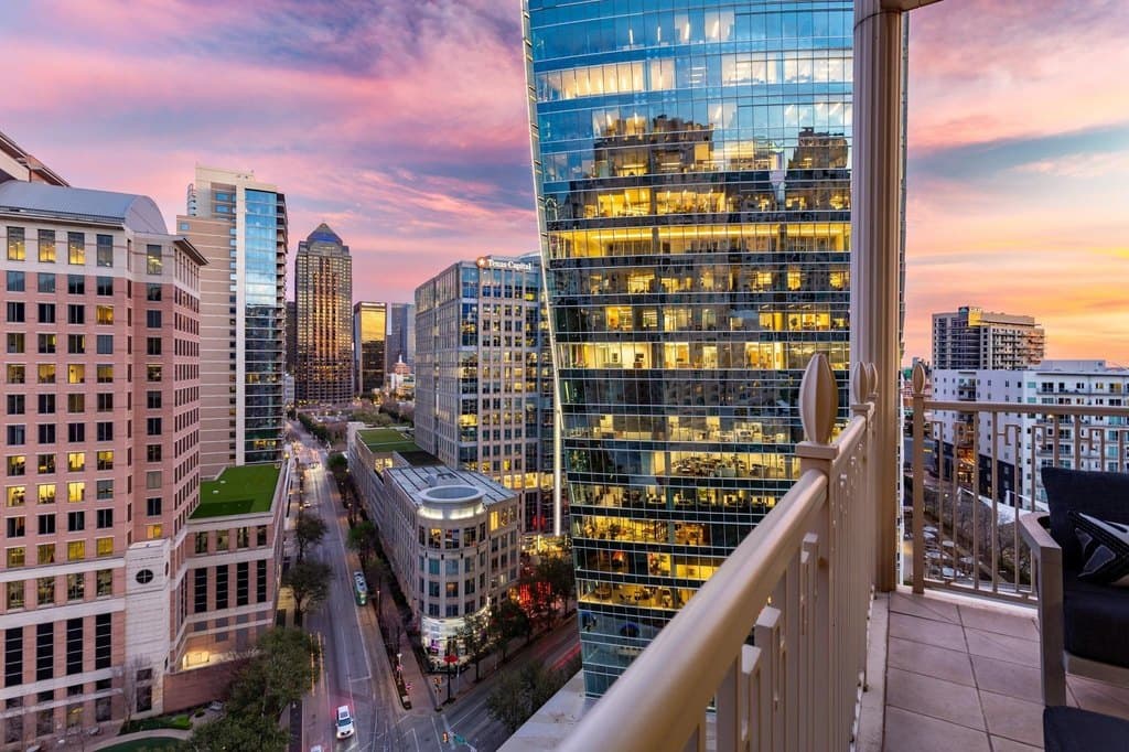 2525 N Pearl St Apt 903, Dallas