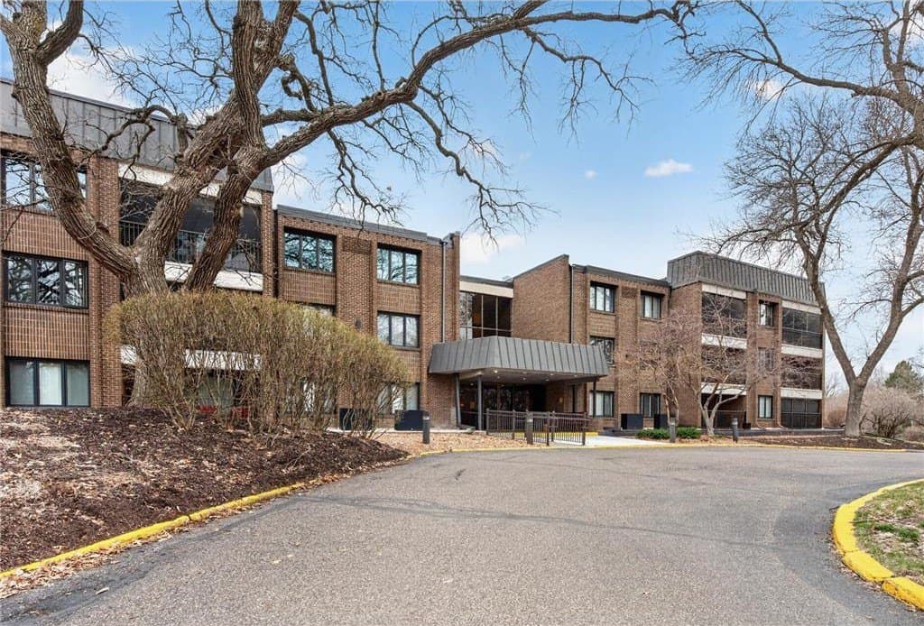 3412 Oak Ridge Rd Apt 317, Minnetonka