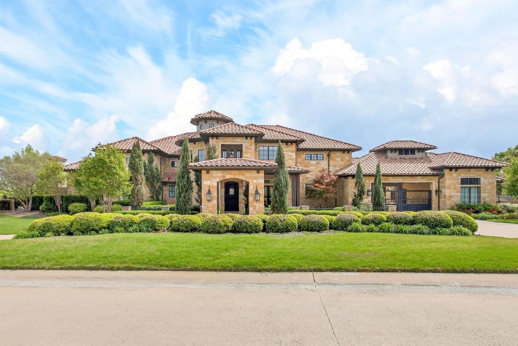 9541 Marbella Dr, Fort Worth