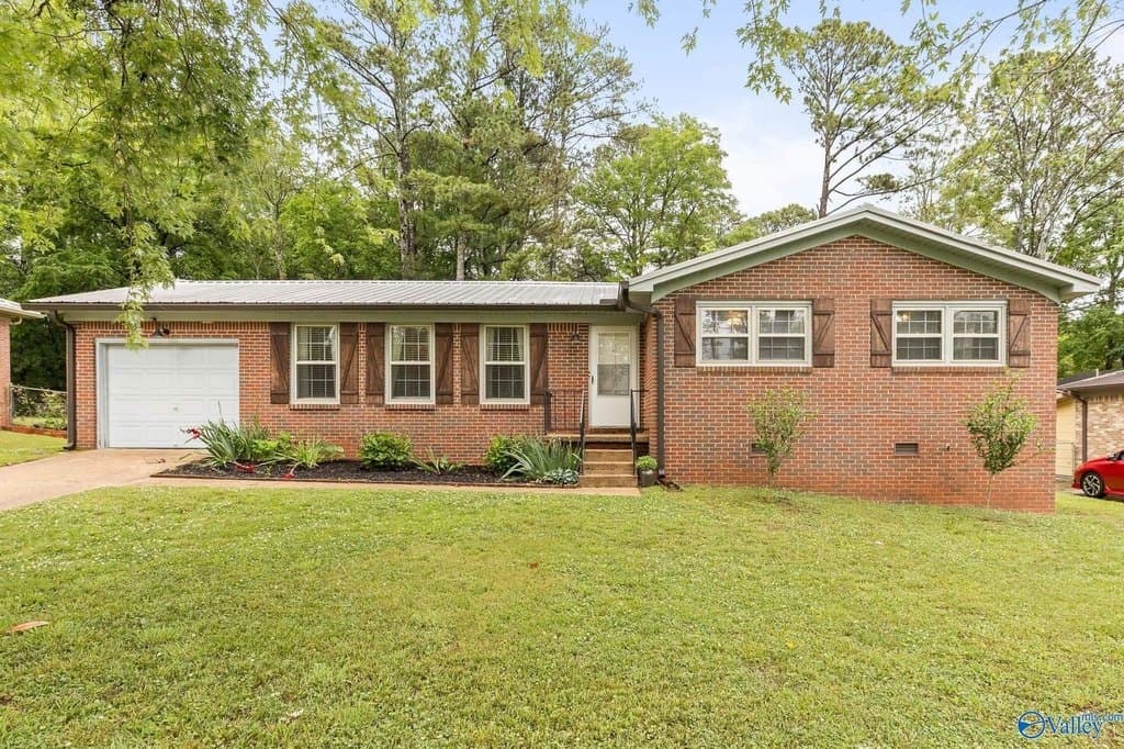 2309 Laverne Dr NW, Huntsville