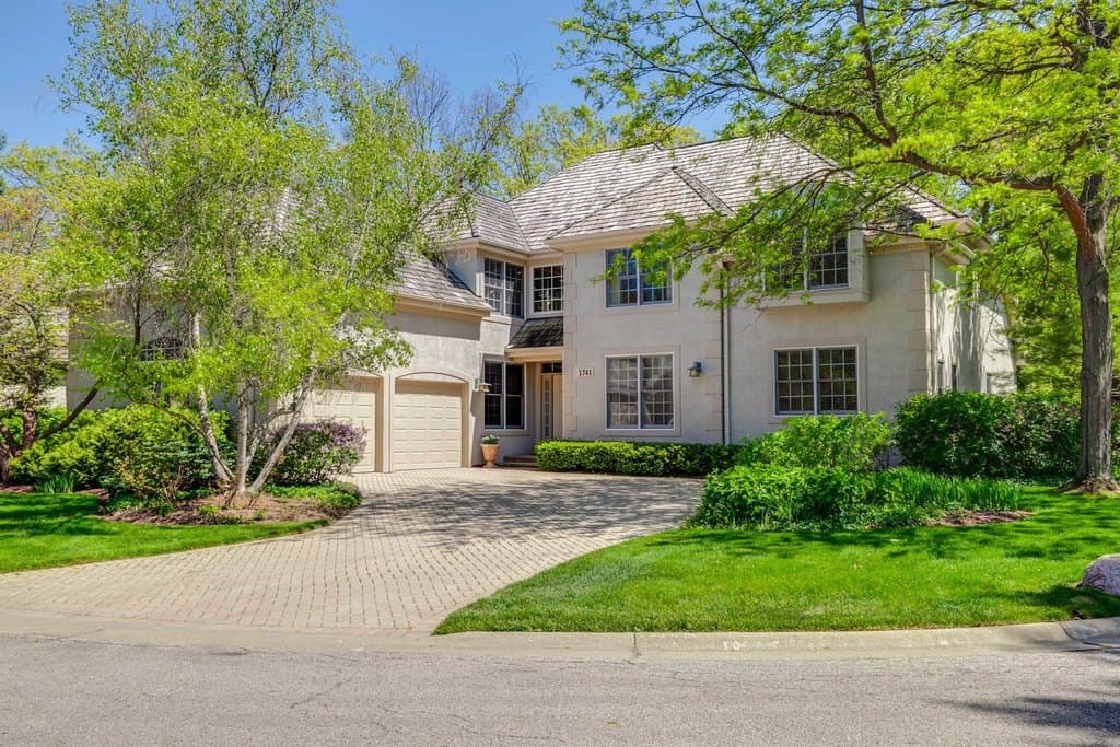 1741 Stanford Ct, Lake Forest