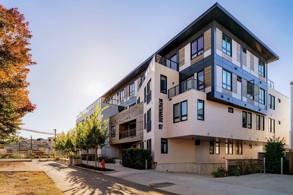 97-99 Elmwood St Unit 313, Cambridge