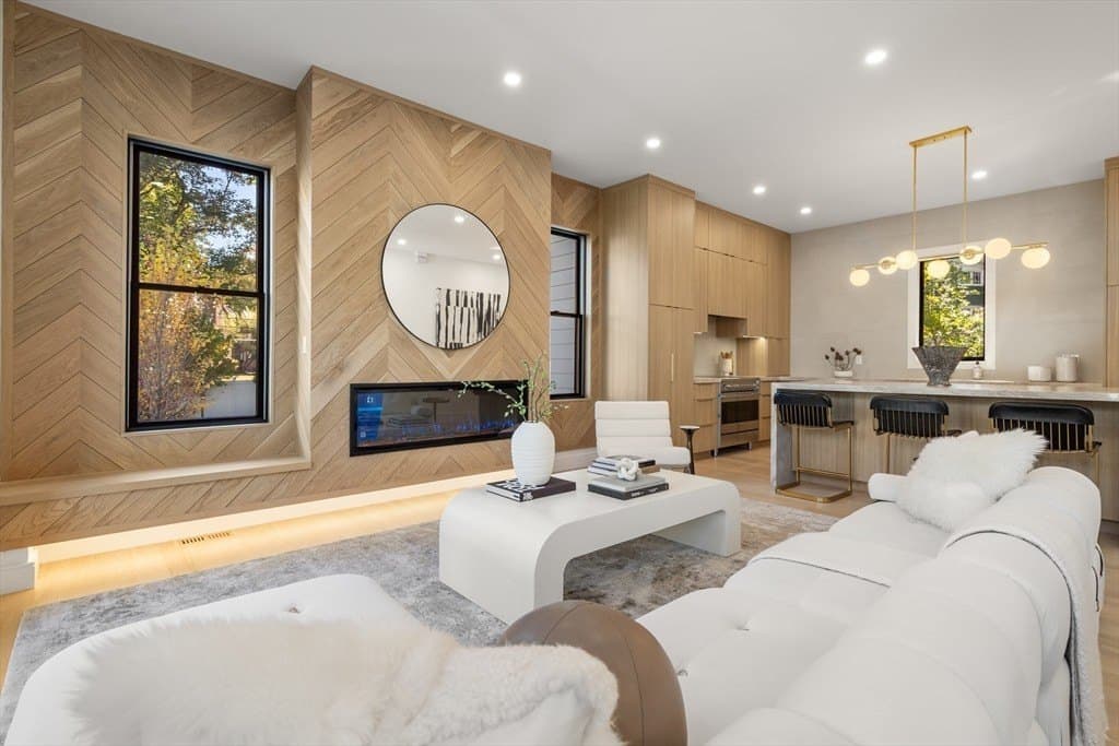 180 Hunnewell Ave Unit A, Newton