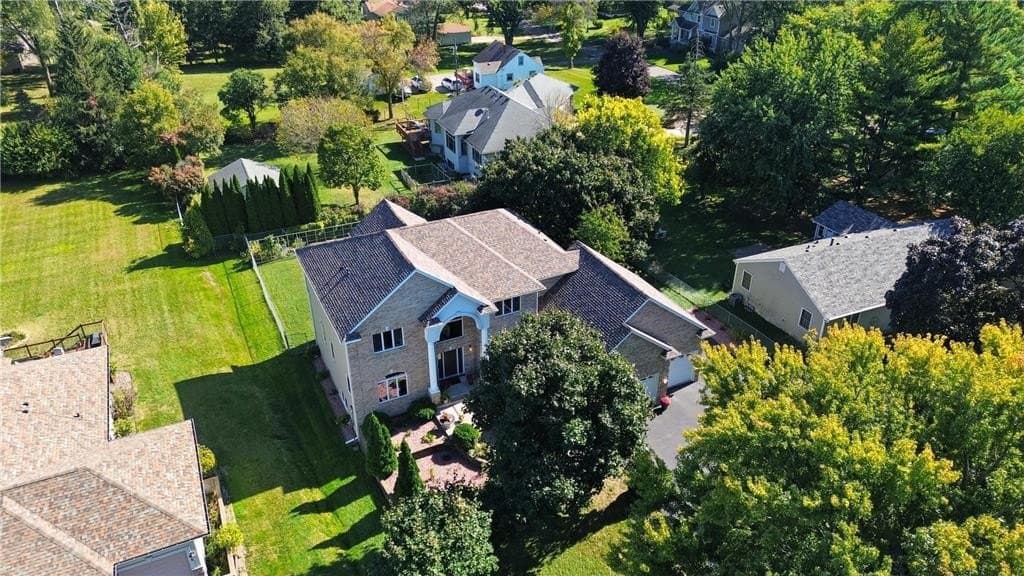 301 Plymouth Rd, Minnetonka