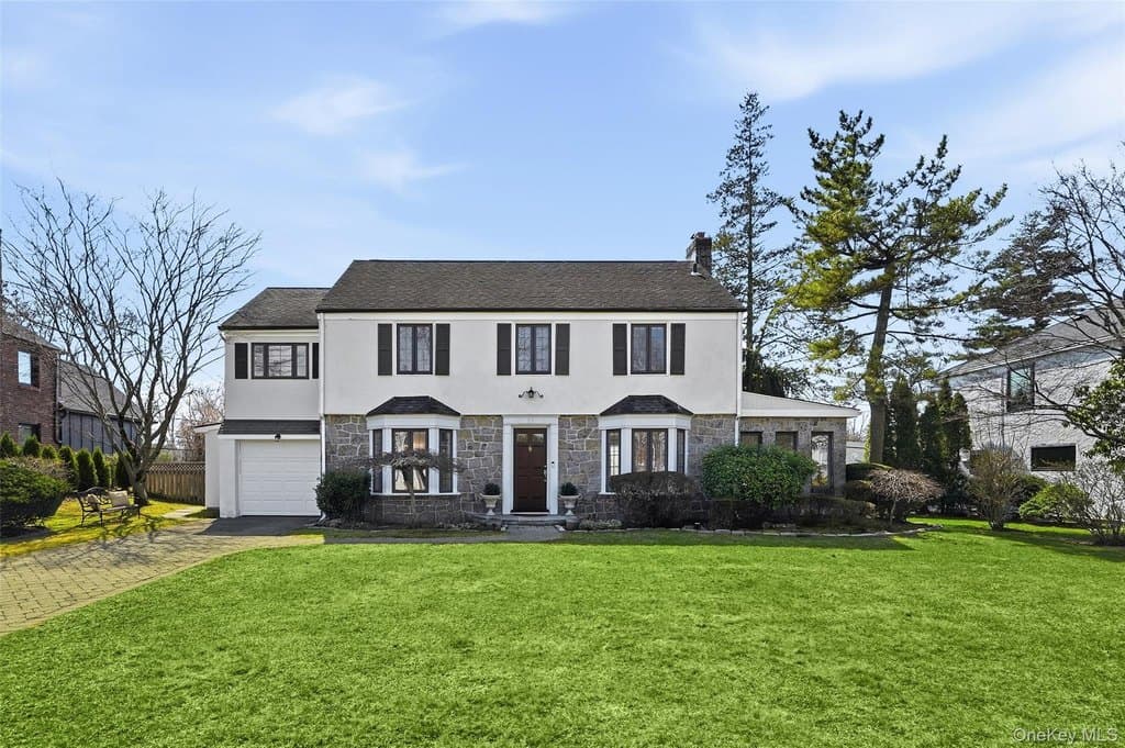 38 Sargent Rd, Scarsdale