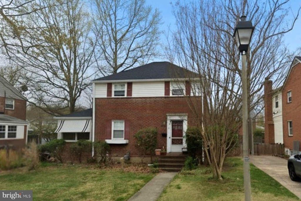 104 S Aberdeen St