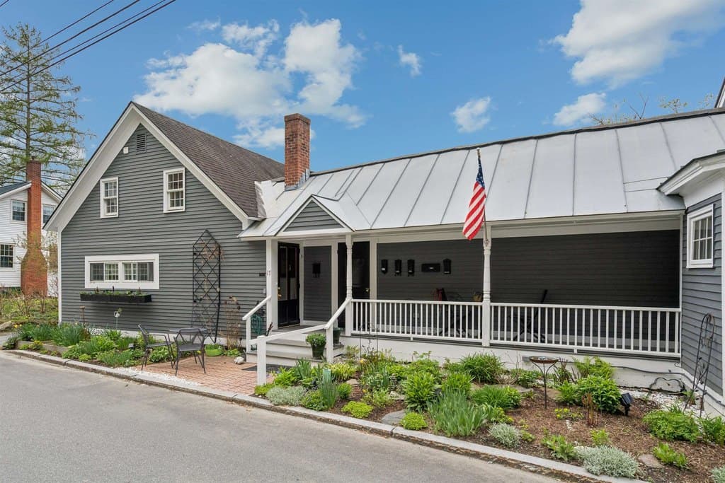 17 High St Apt 5, Woodstock