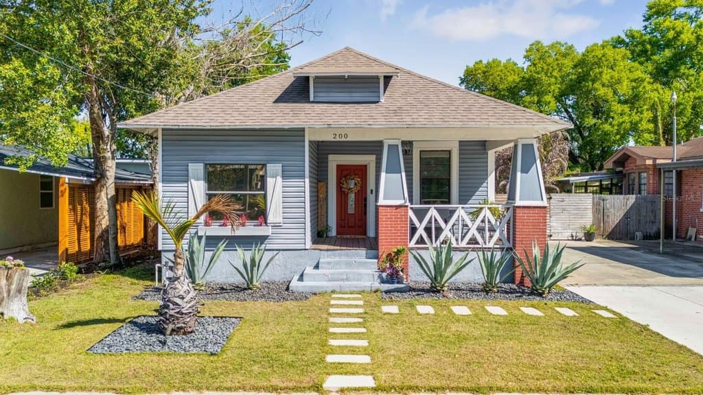 200 E Fern St