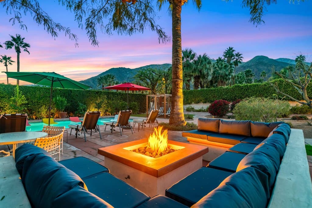 484 W Stevens Rd, Palm Springs