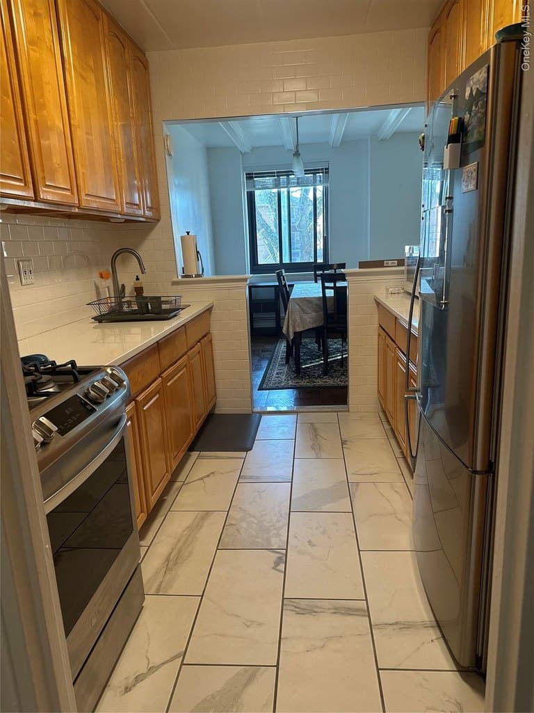 1101 Midland Ave Apt 323, Bronxville