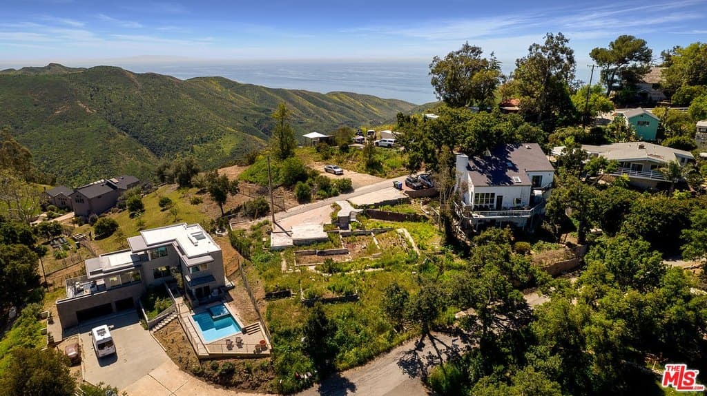 26166 Fairside Rd, Malibu