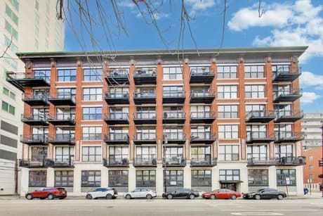 1601 S Michigan Ave Apt 304