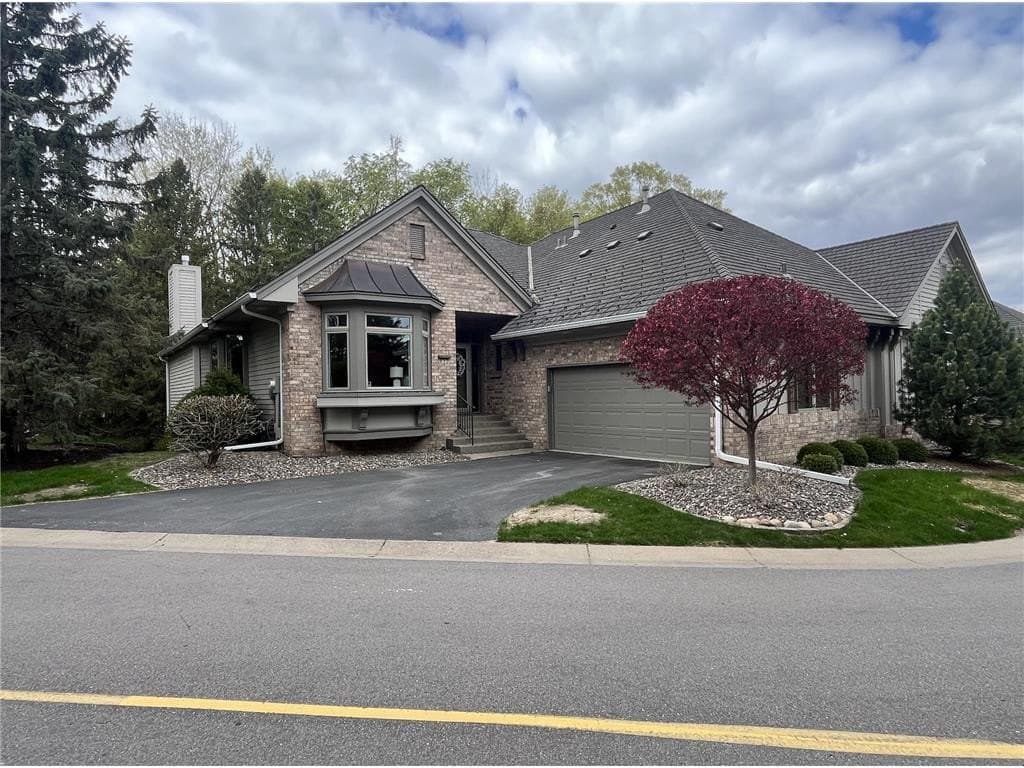 655 Waycliffe Dr N, Wayzata