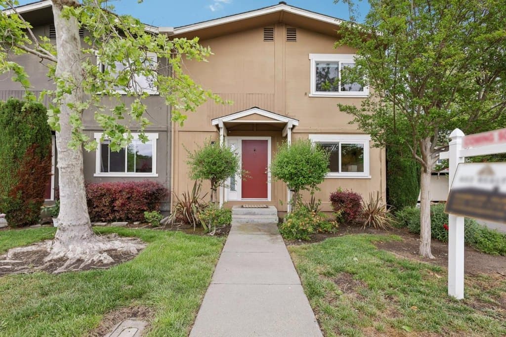 532 Tyrella Ave Apt 12, Mountain View