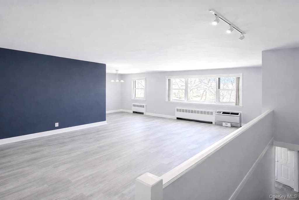 6758 152nd St Unit B