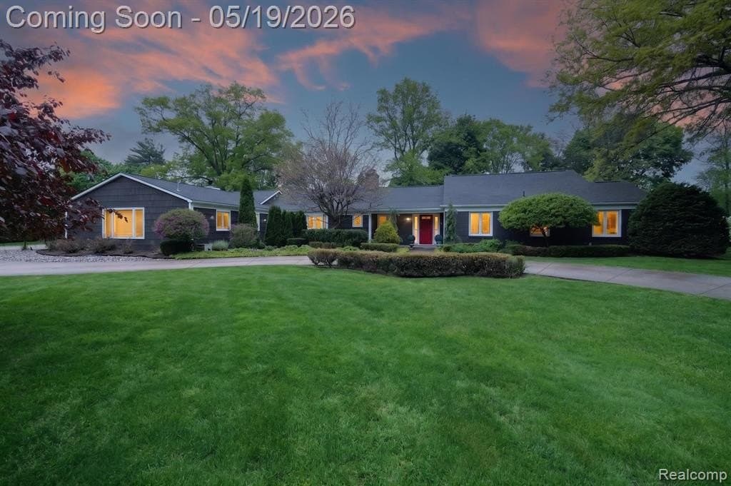 3952 Cottontail Ln, Bloomfield Hills