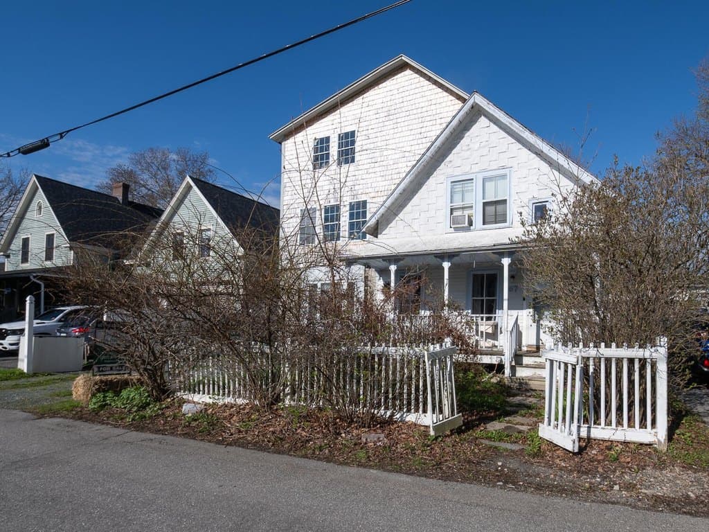 67 School St, Bar Harbor