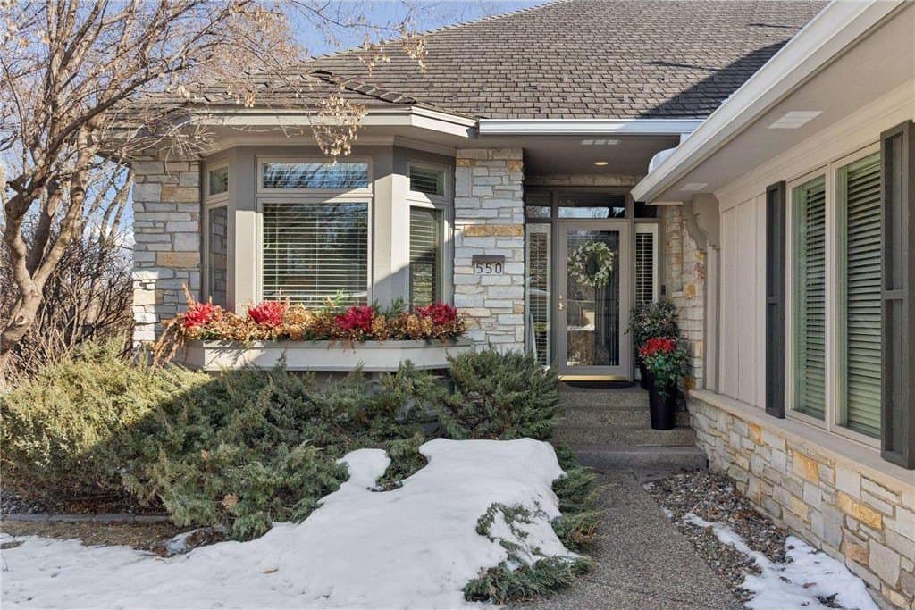 550 Waycliffe Dr N, Wayzata