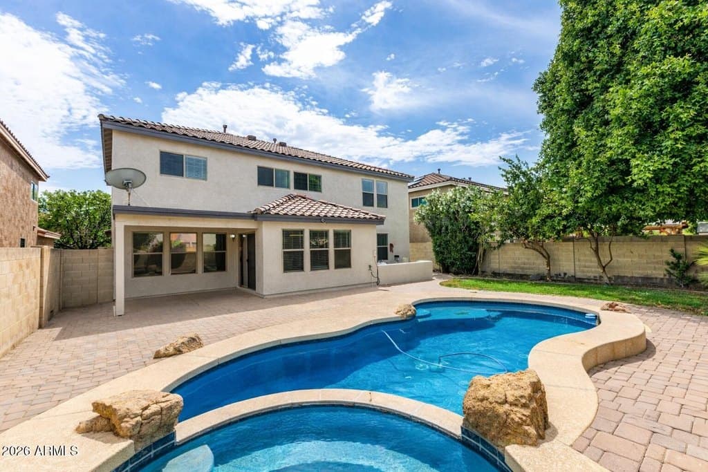 3216 W Molly Ln, Phoenix