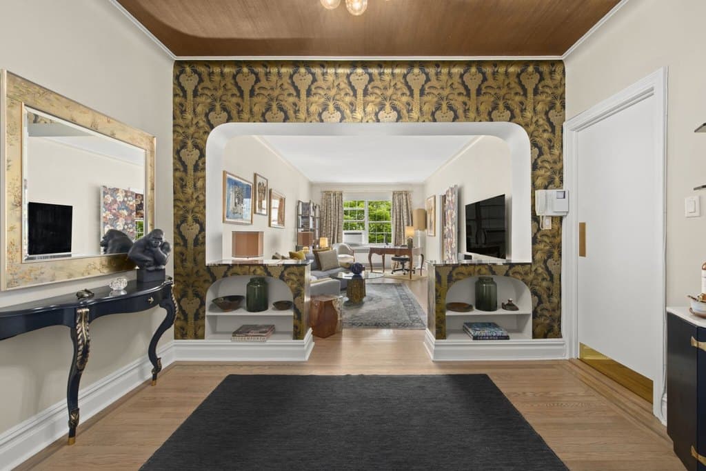 35-24 78th St Unit B47, Queens