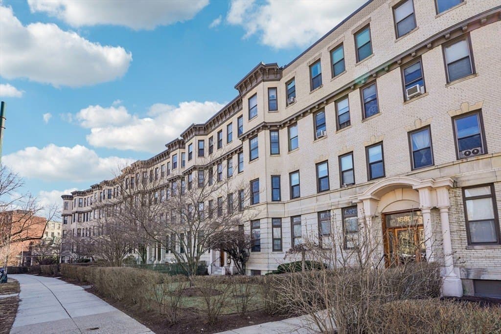 1870 Commonwealth Ave Apt 1, Boston