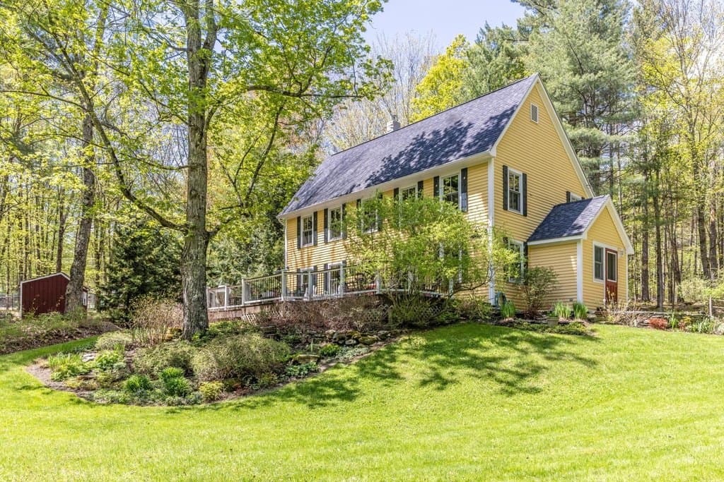 409 Hollow View Rd, Stowe