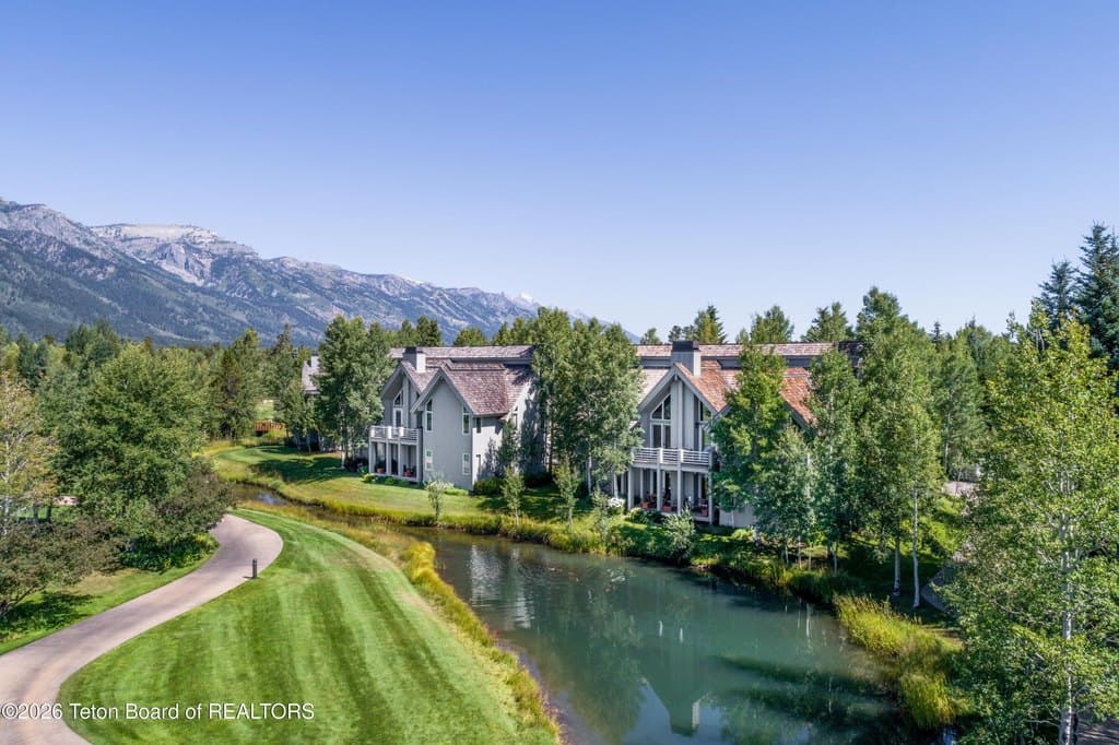 3456 Clubhouse Dr Unit 13, Wilson
