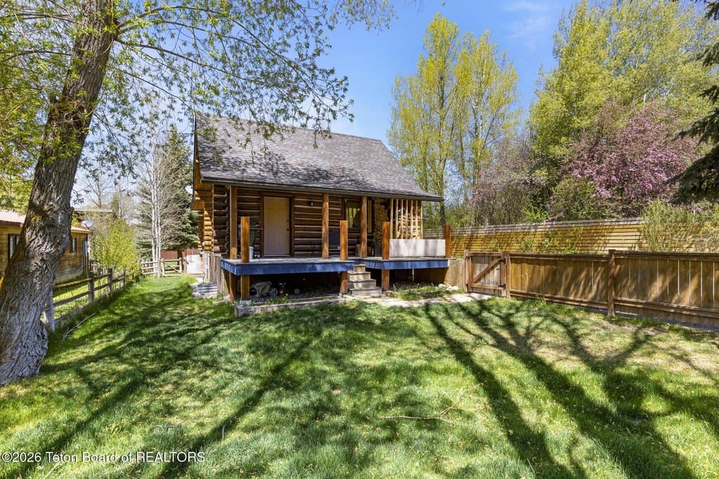 705 Cache Creek Dr, Jackson