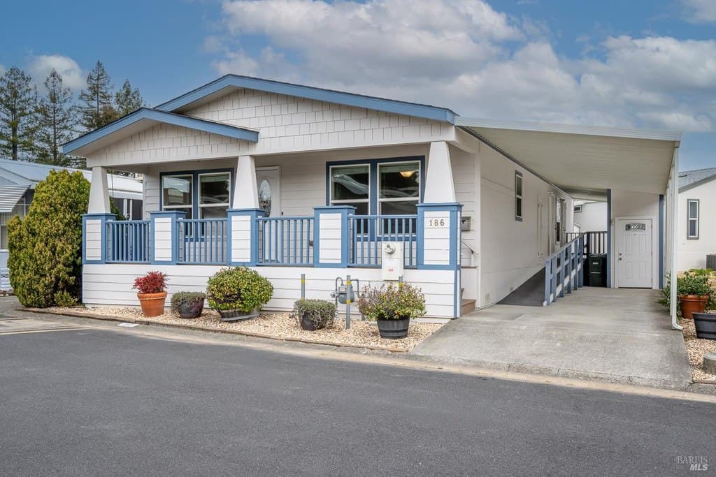 186 Redwing Dr, Santa Rosa