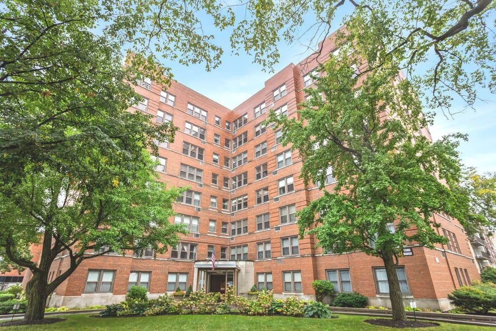 1585 Ridge Ave Apt 608, Evanston