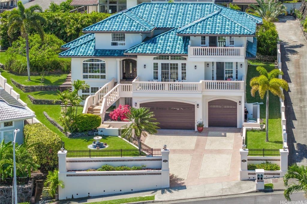 1295 Aulepe St, Kailua
