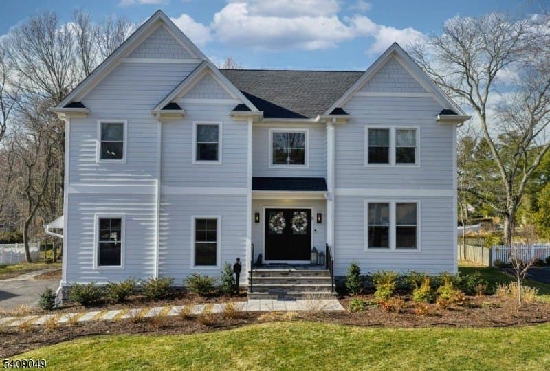 8 Fox Chase Rd, Madison