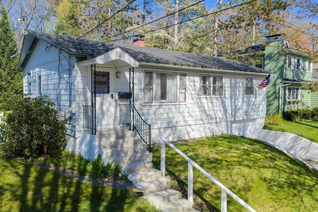 56 Curtis Ave, Burlington